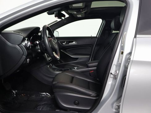 Used 2020 Mercedes-Benz GLA 250 4MATIC image 10