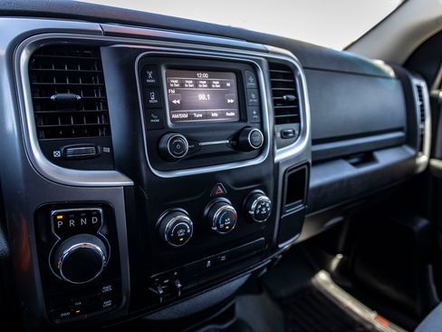 Used 2021 RAM 1500 Classic SLT AWD/4WD image 19