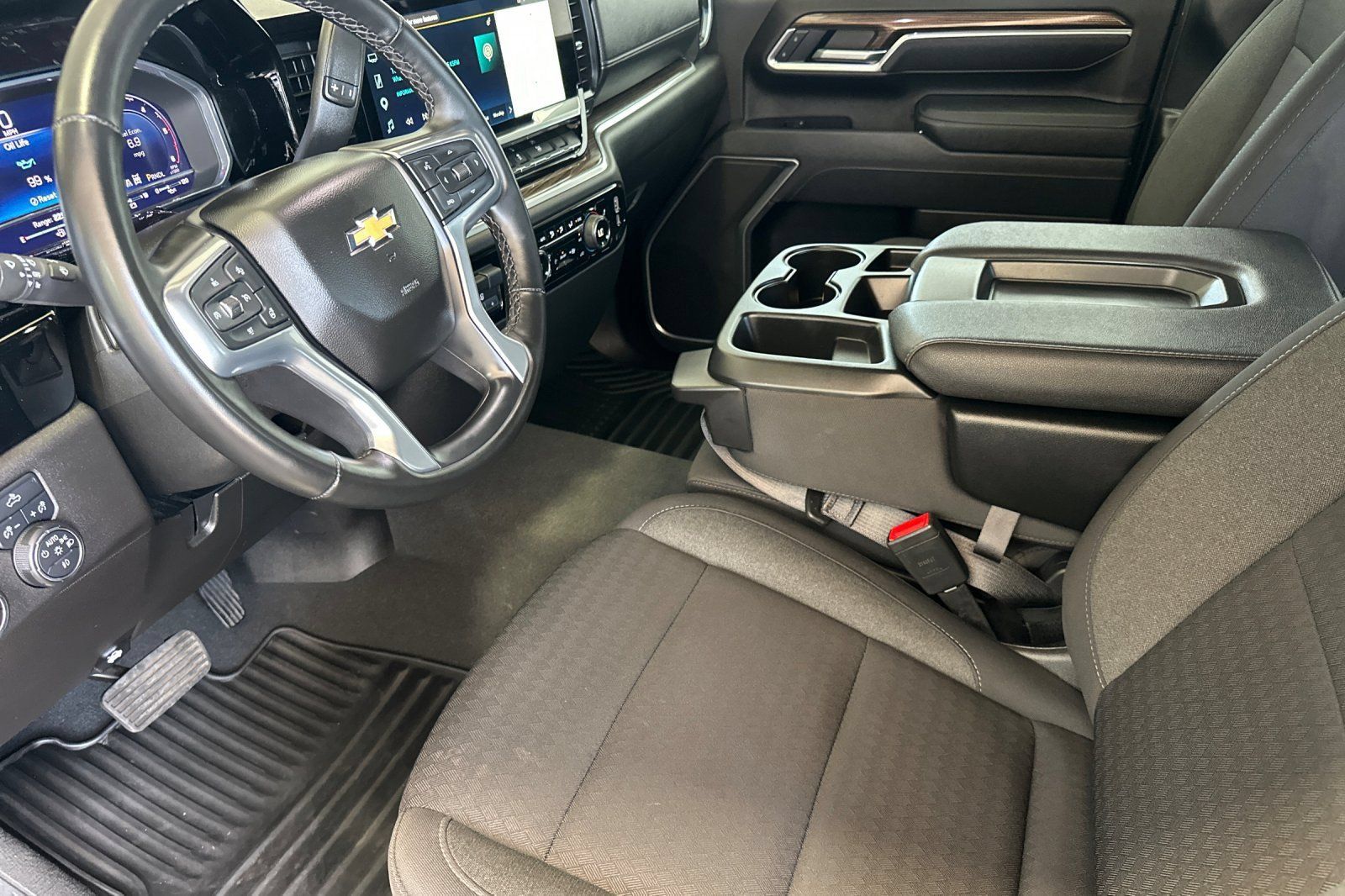 Used 2025 Chevrolet Silverado 2500 LT w/ Convenience Package AWD/4WD image 10