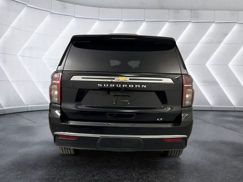 Used 2024 Chevrolet Suburban LT RWD image 5