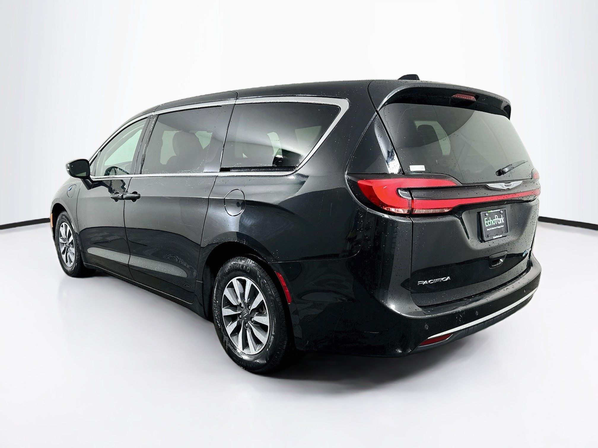 Used 2023 Chrysler Pacifica Touring-L FWD image 5