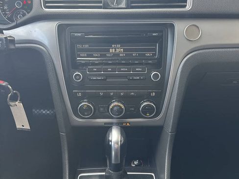 Used 2012 Volkswagen Passat 2.5 S FWD image 10