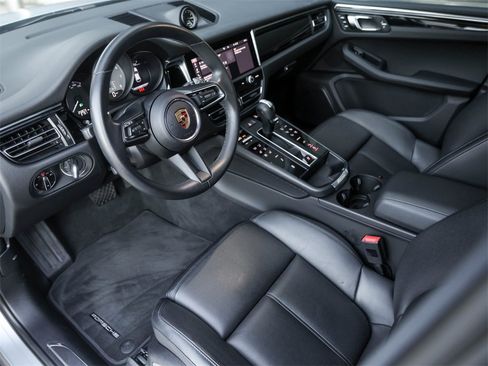 Used 2024 Porsche Macan S image 4