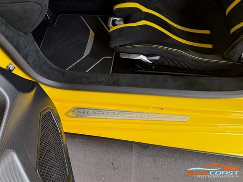 Used 2022 Lamborghini Huracan STO RWD image 25