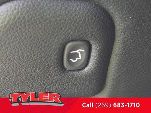 Used 2016 Jeep Grand Cherokee SRT AWD/4WD image 18