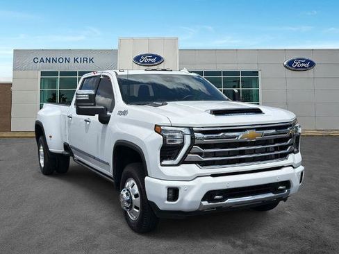 Used 2025 Chevrolet Silverado 3500 High Country w/ High Country Premium Package AWD/4WD image 1