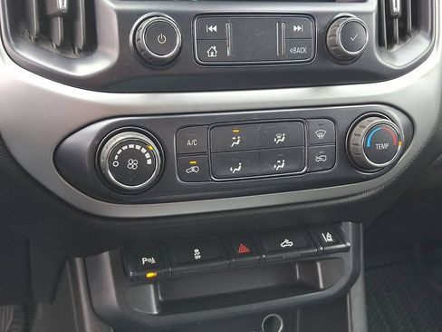 Used 2020 Chevrolet Colorado LT w/ Safety Package RWD image 15