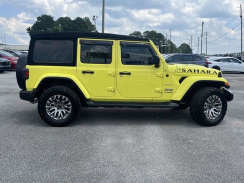 Used 2022 Jeep Wrangler Unlimited Sahara w/ Cold Weather Group AWD/4WD image 2