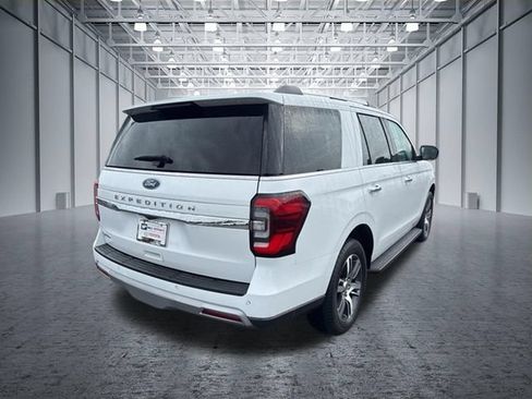 Used 2024 Ford Expedition Limited RWD image 5