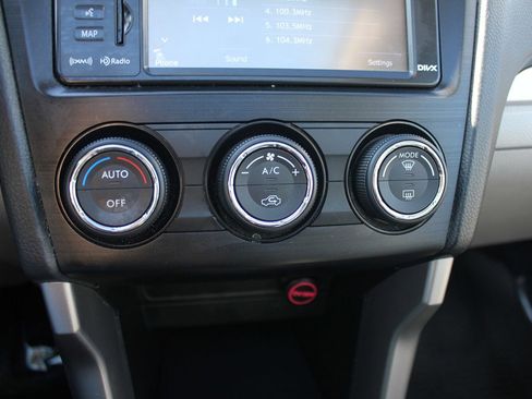 Used 2015 Subaru Forester 2.5i Limited image 20