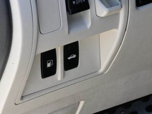 Used 2010 Lexus IS 350C Luxury image 29