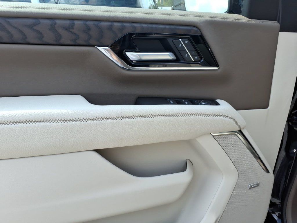 New 2026 GMC Yukon XL Denali w/ Advanced Technology Package AWD/4WD image 13