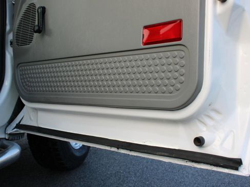 Used 2006 Ford F350 XL image 14