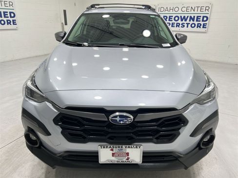 Certified 2025 Subaru Crosstrek 2.5i Limited w/ Crosstrek Mirror Package image 3
