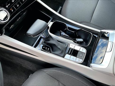 Used 2024 Hyundai Tucson SE image 14