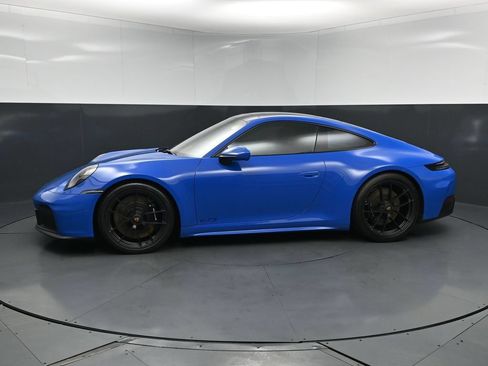 Used 2025 Porsche 911 Carrera GTS RWD image 2
