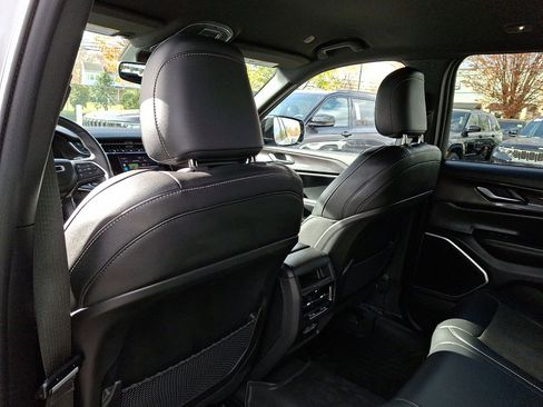 Certified 2022 Jeep Grand Cherokee Altitude image 21