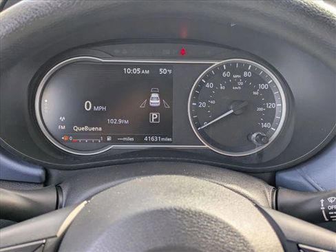 Used 2023 Nissan Versa SV image 6