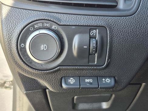 Used 2020 Buick Envision Premium w/ Driver Confidence Package image 28