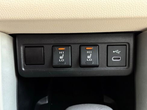 Used 2024 Toyota Corolla Cross XLE w/ Convenience Package image 42