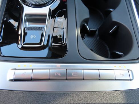 New 2026 Kia Carnival EX FWD image 10