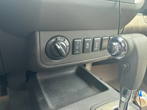 Used 2019 Nissan Frontier SV w/ Value Truck Package AWD/4WD image 9