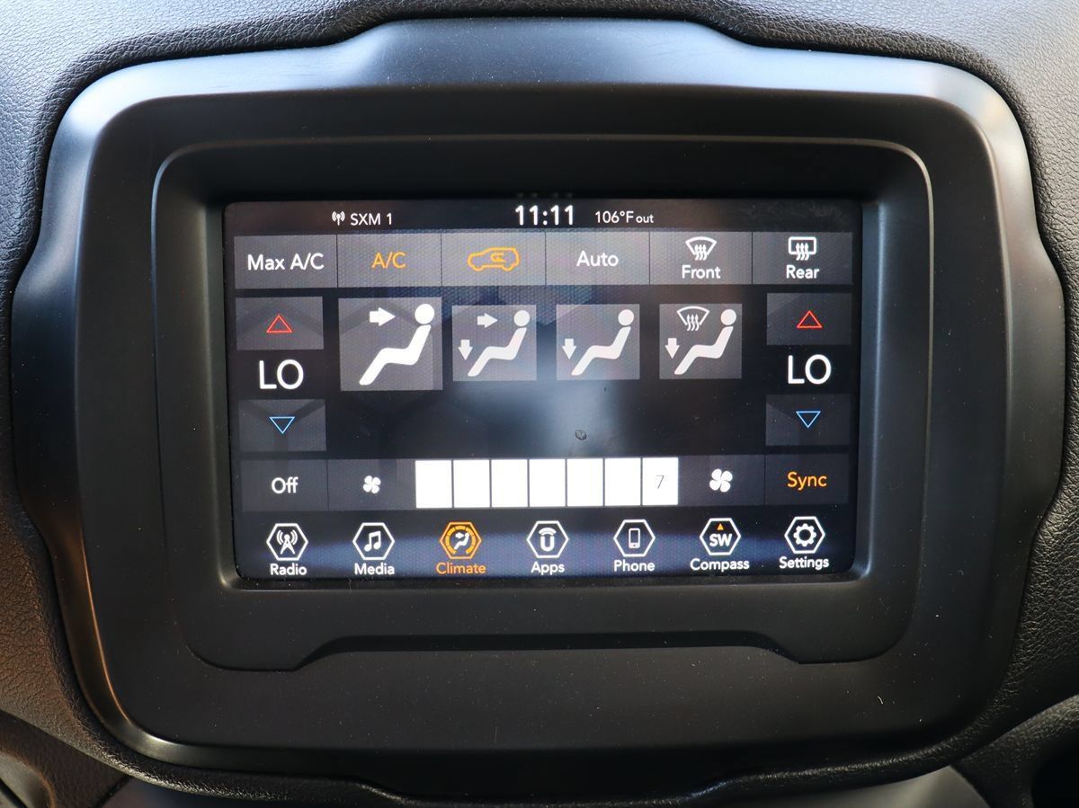 Used 2018 Jeep Renegade Latitude FWD image 46