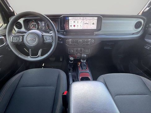Certified 2024 Jeep Gladiator Sport AWD/4WD image 15