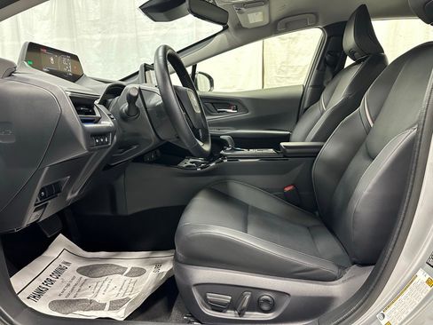 Used 2025 Toyota Prius XLE image 14