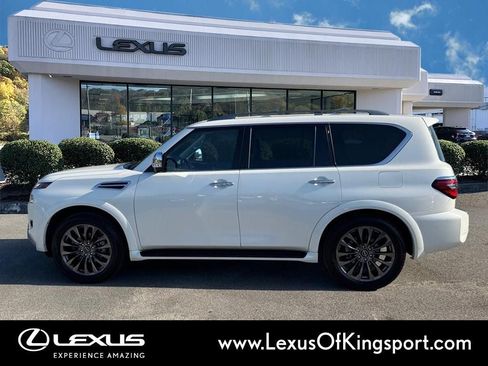 Used 2024 Nissan Armada Platinum w/ Captain's Chairs Package AWD/4WD image 2