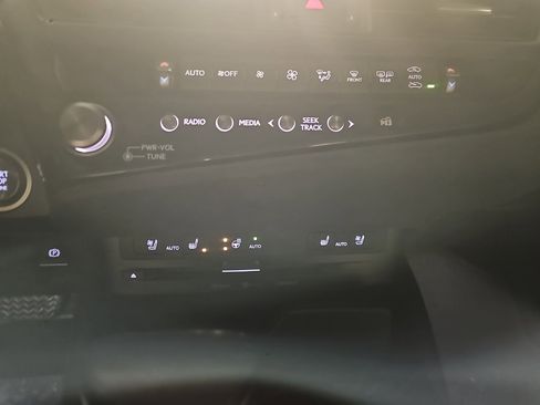 Used 2022 Lexus ES 250 w/ Premium Package image 11