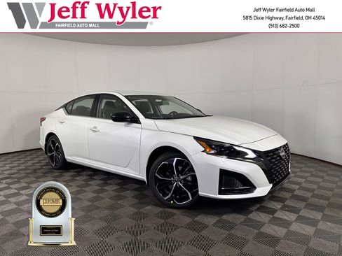 New 2025 Nissan Altima 2.5 SR image 1