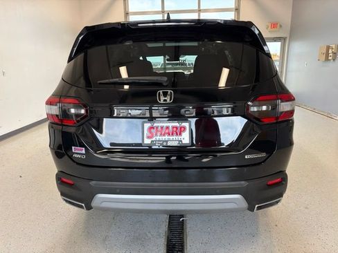 Used 2023 Honda Pilot Touring image 8
