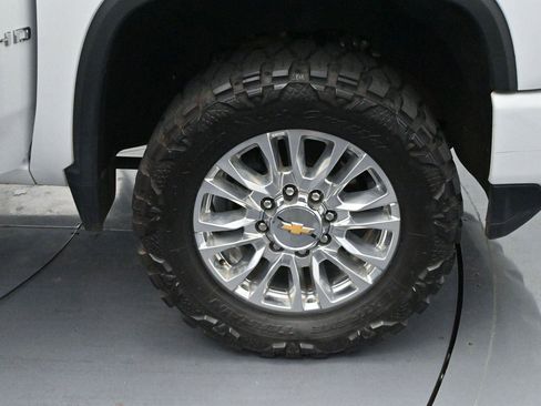 Used 2022 Chevrolet Silverado 2500 High Country AWD/4WD image 36