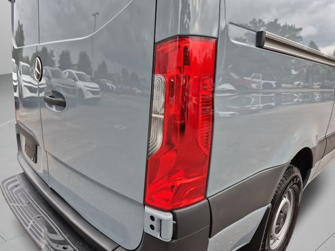 Used 2024 Mercedes-Benz Sprinter 2500 image 27