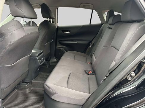 Used 2023 Toyota Venza LE image 12