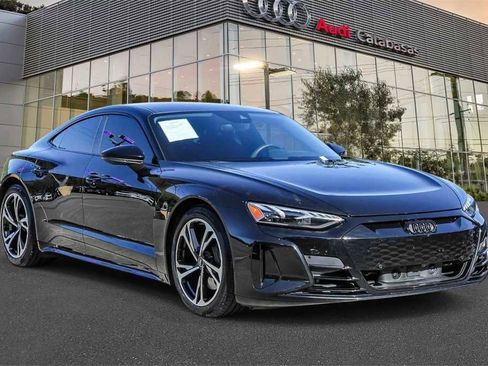 Used 2024 Audi e-tron GT Premium Plus image 5