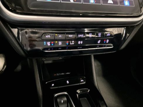 Used 2023 Chevrolet Bolt EUV Premier FWD image 25