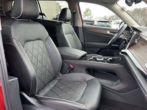 Certified 2025 Volkswagen Atlas SEL Premium R-Line image 10