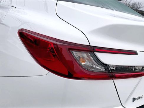 Used 2025 Toyota Camry LE w/ Convenience Package image 28