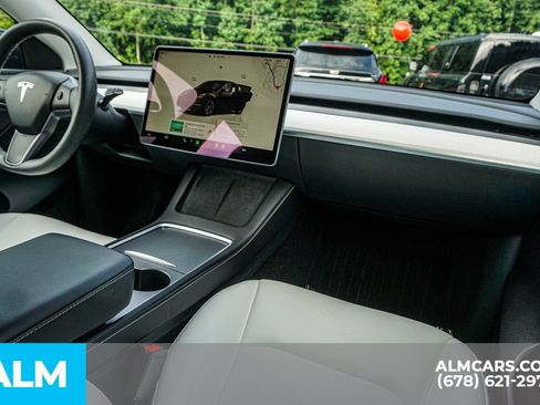 Used 2025 Tesla Model Y Long Range RWD image 24