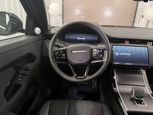Used 2026 Land Rover Range Rover Evoque Dynamic SE AWD/4WD image 17
