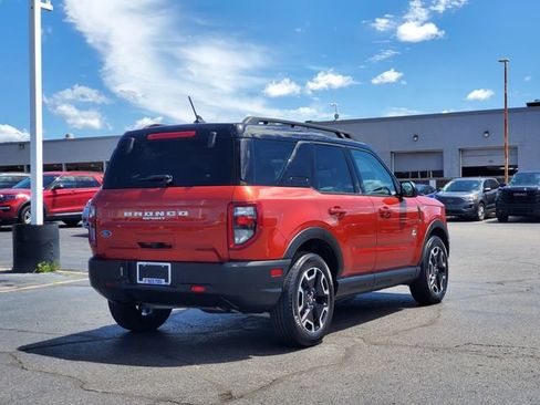 Used 2023 Ford Bronco Sport Outer Banks w/ Tech Package AWD/4WD image 3
