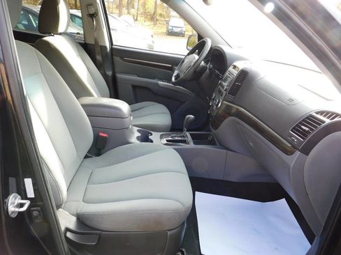 Used 2012 Hyundai Santa Fe GLS image 10