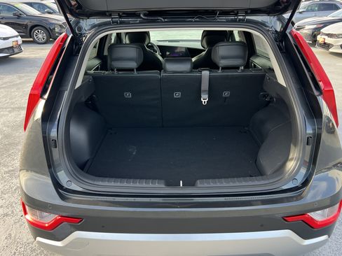 Used 2023 Kia Niro EX image 20