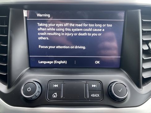 Used 2023 GMC Acadia SLE w/ Driver Convenience Package image 24