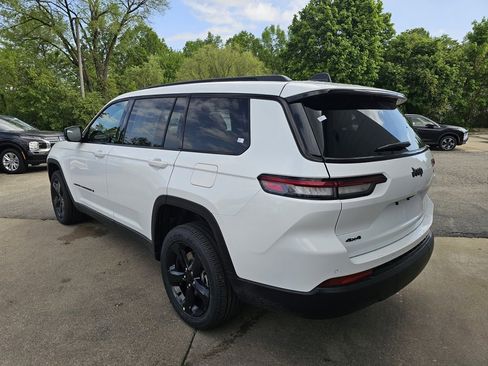 New 2025 Jeep Grand Cherokee L Altitude image 7