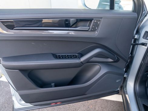 New 2026 Porsche Cayenne GTS image 10