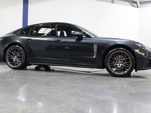 Used 2023 Porsche Panamera Platinum Edition image 4