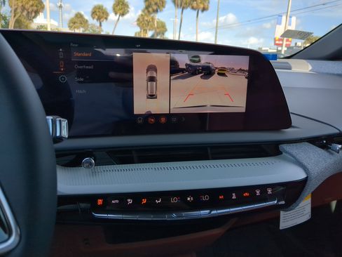 New 2026 Cadillac Optiq Luxury 2 image 22